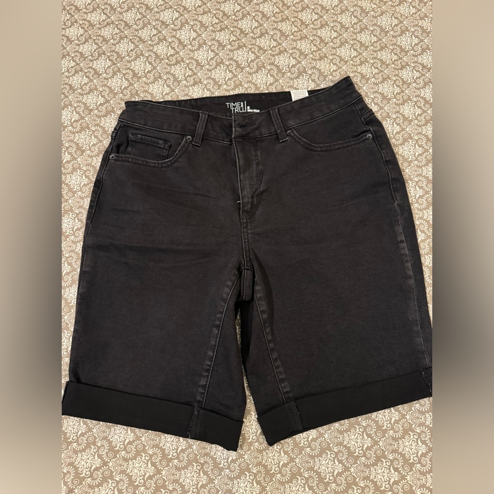 Time and Tru mid-rise size 8